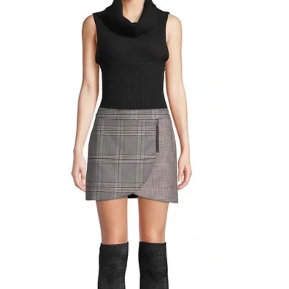 Alice + Olivia - Lennon Plaid Overlap Mini Skirt In Grey Black, Size 2